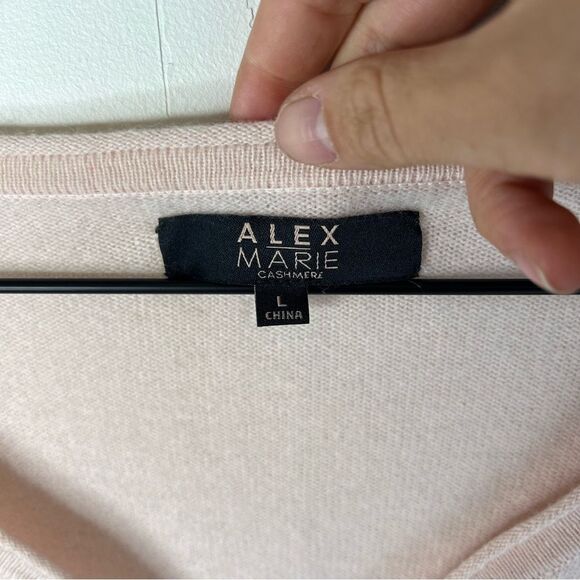 Alex Marie Pink V-Neck Lightweight Sweater size Large - Picture 3 of 6